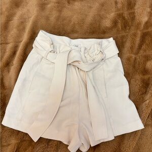 Wilfred High-Waist Cream Shorts